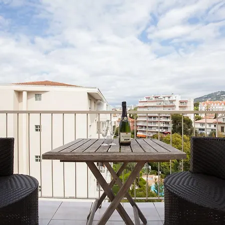 Victor Hugo Topfloor * קאן